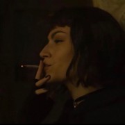 پروفایل مبهم تاریک دخترانه گنگ سیگار