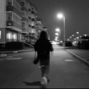 عکس دارک دختر تنهایی توی خیابون دپ