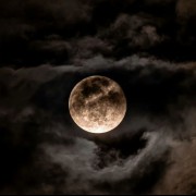 زیبایی ماه - 