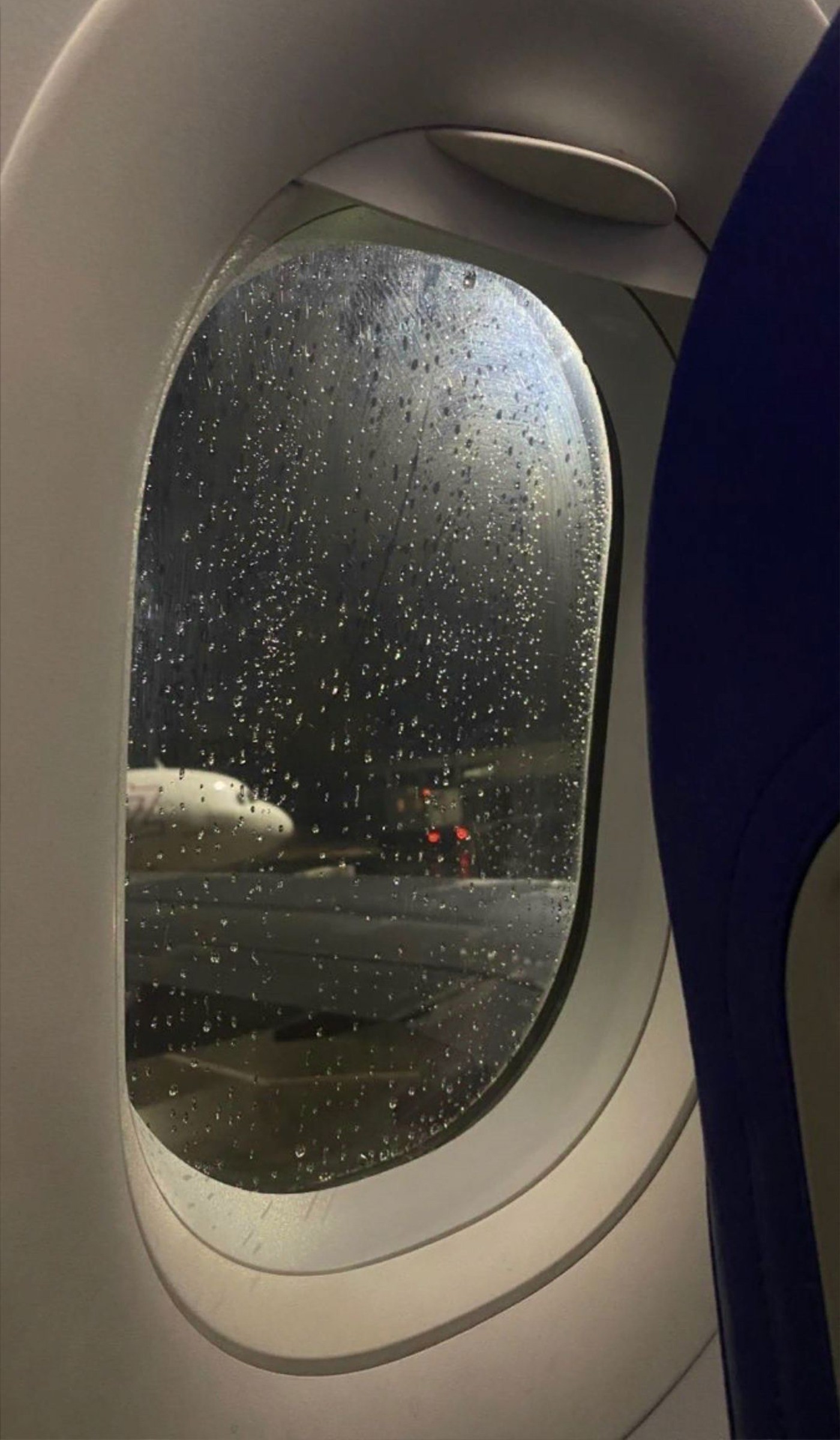 عکس سفر بارونی :)✈️🌧☔️🌍‌‌‌‌‌