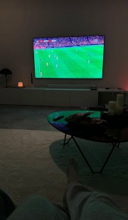 عکس تماشای فوتبال به تنهایی:)⚽️✨️👀