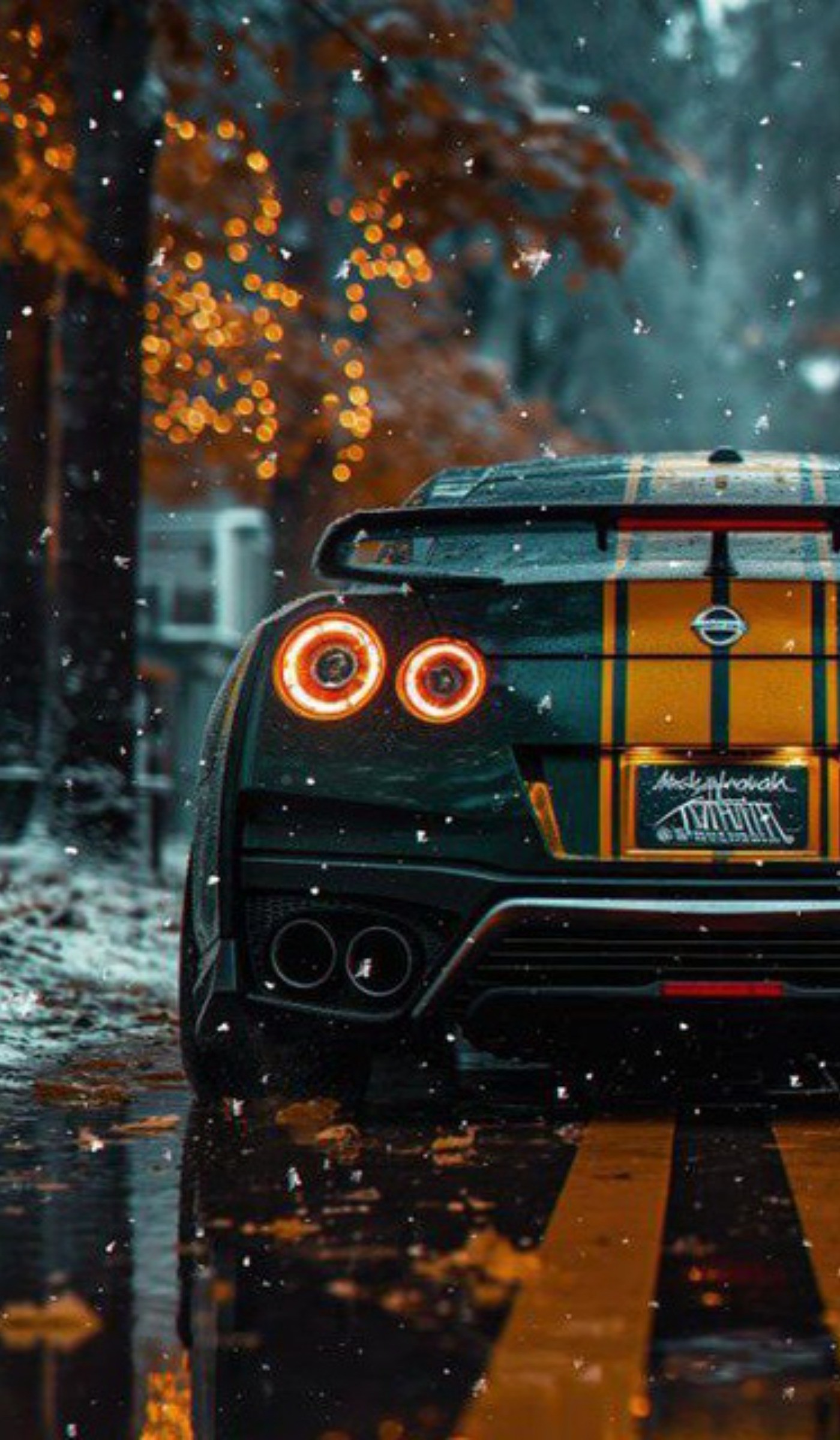 والپیپر ماشین Nissan GT-R در جنگل