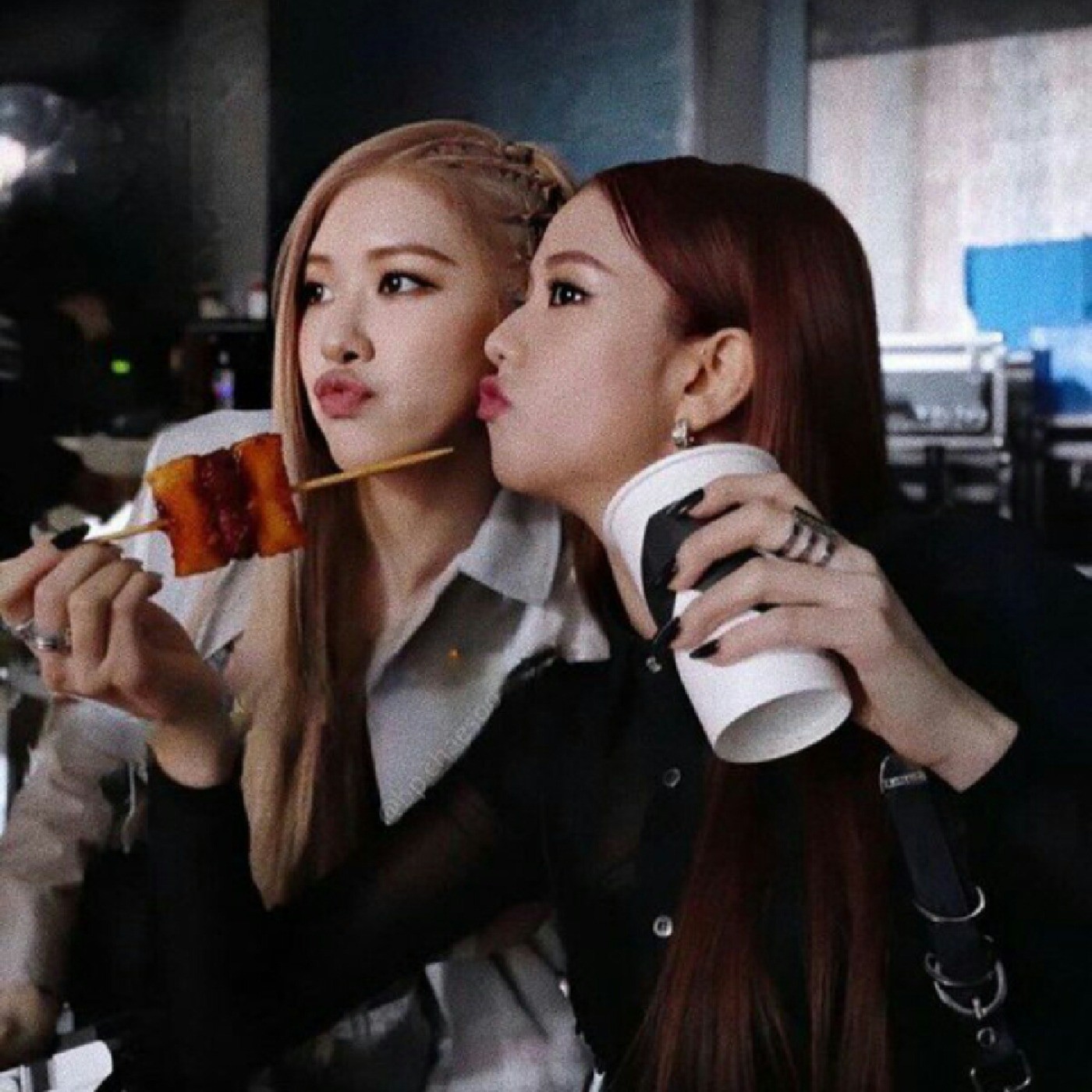 Jisoo and Rosé (⁠ʘ⁠ᴗ⁠ʘ⁠✿⁠)(⁠◕⁠ᴗ⁠◕⁠✿⁠)(⁠θ⁠‿⁠θ⁠)ʘ⁠‿⁠ʘ(⁠✷⁠‿⁠✷⁠)